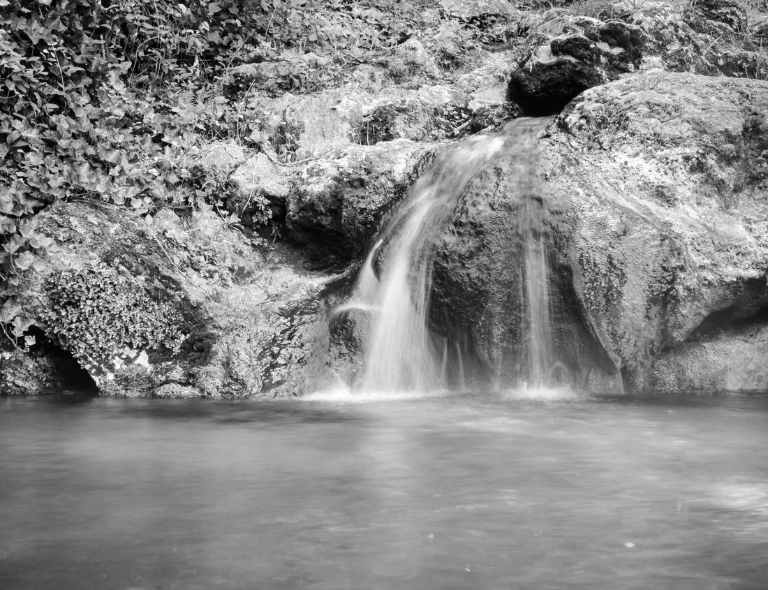 Noah Jigsaw Puzzle A prairie storm on the mountain in black white 1000 pieces
