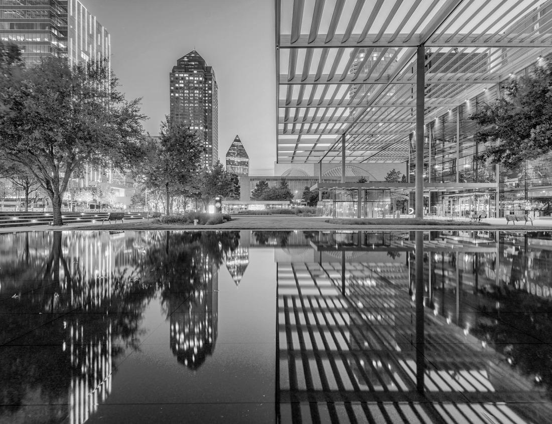 Noah Jigsaw Puzzle Sapporo, Japan at the Sapporo Clock Tower in black white 1000 pieces