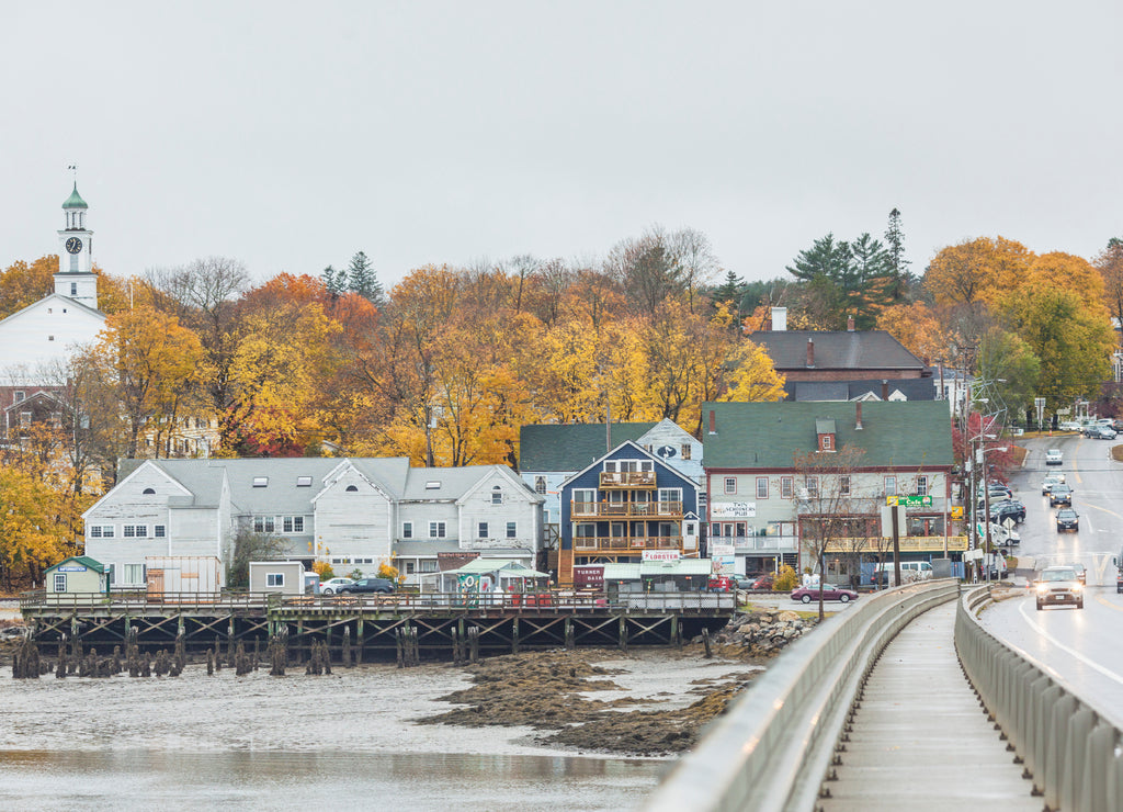 USA, Maine, Wiscasset. Village skyline during autumn