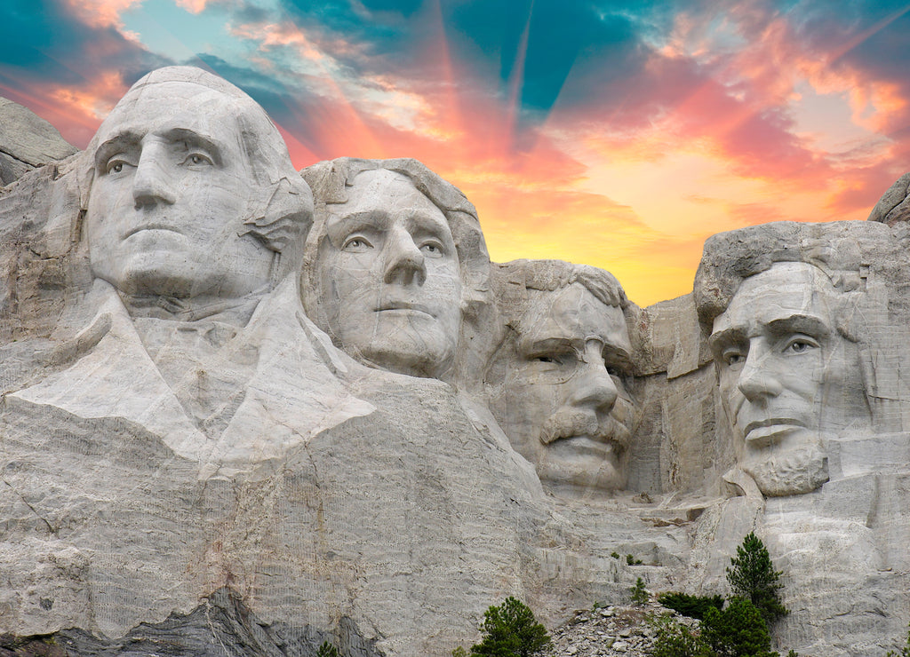 Sunset over Mount Rushmore, South Dakota, U.S.A.