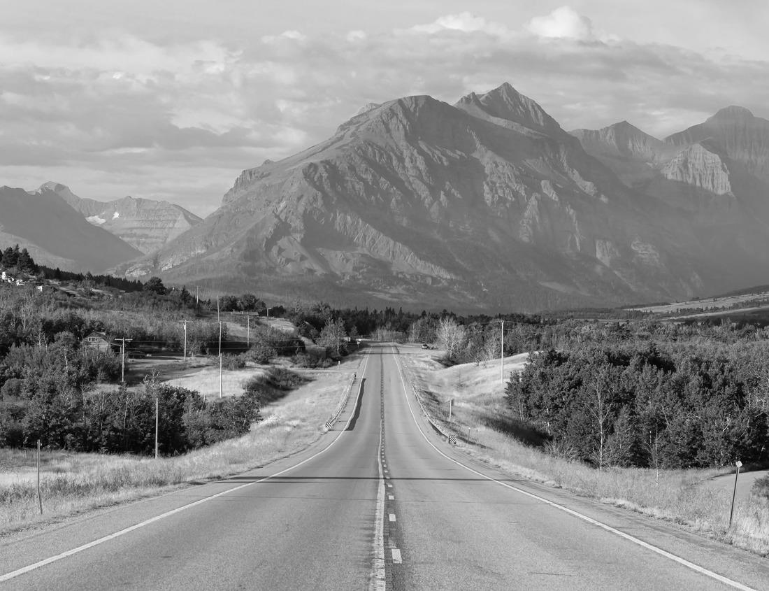 Noah Jigsaw Puzzle Night view of Amsterdam, Netherlands with Amstel River in black white 1000 pieces