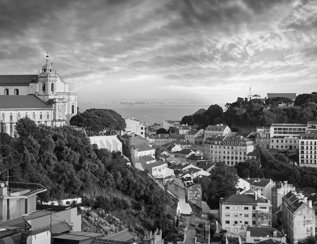 Noah Jigsaw Puzzle Hiroshima, Japan city skyline on the Motoyasu River near the Atomic Dome memorial ruins in black white 1000 pieces