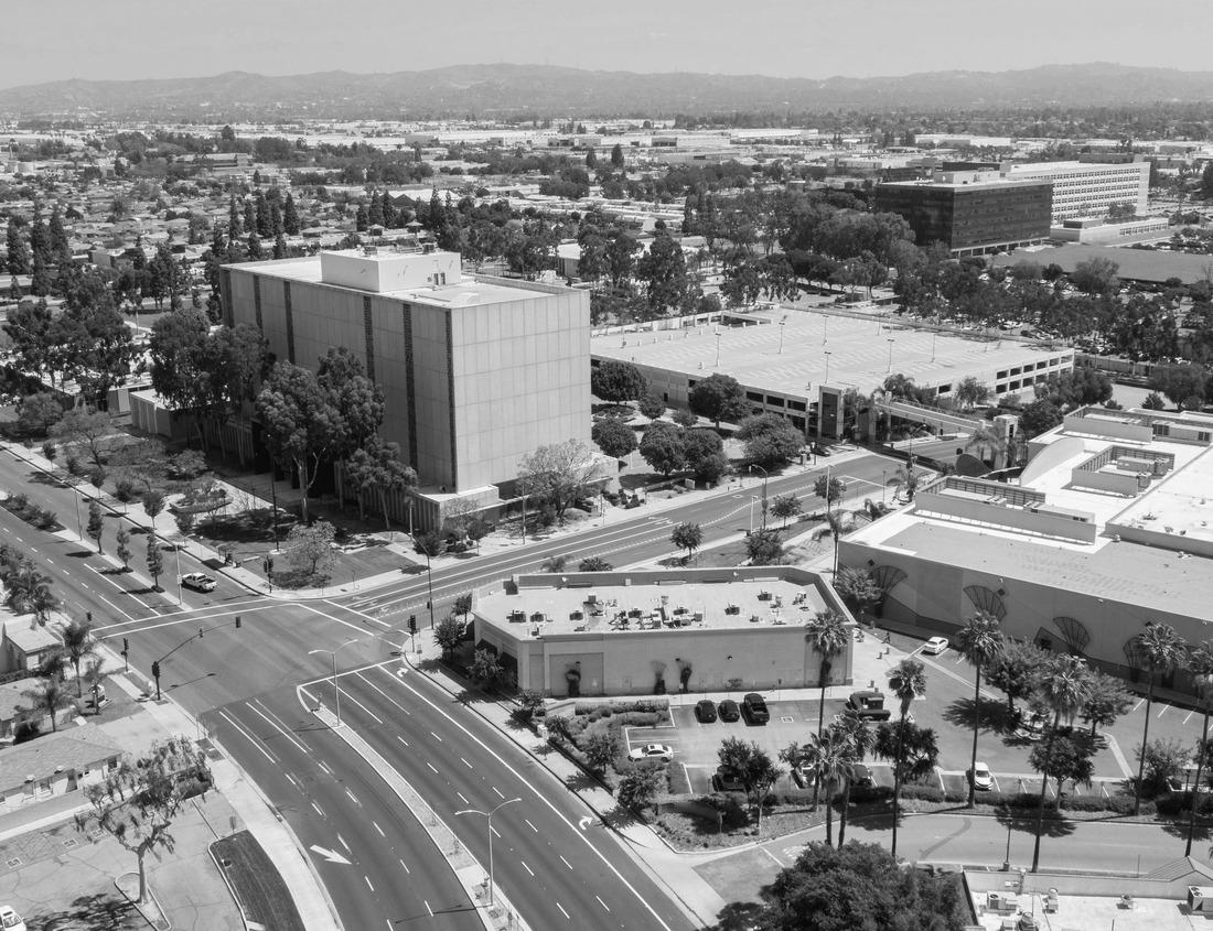 Noah Jigsaw Puzzle Creekwalk and dam waterfall in Prattville, Alabama at dusk in black white 1000 pieces