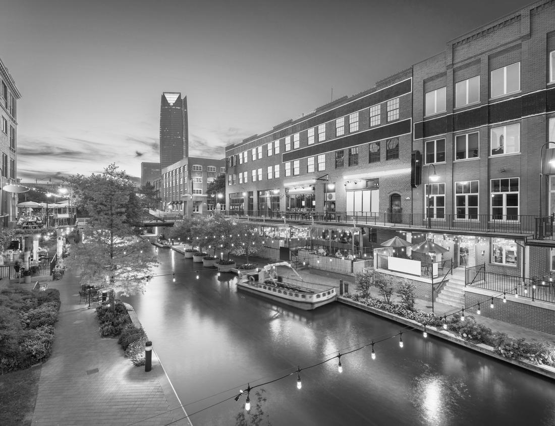 Noah Jigsaw Puzzle Charleston, South Carolina, USA at the Fountain in black white 1000 pieces