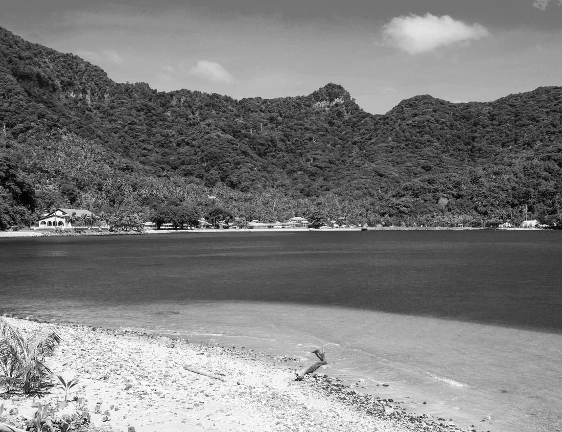 Noah Jigsaw Puzzle Bagan, Myanmar temples in the Archaeological Zone in black white 1000 pieces