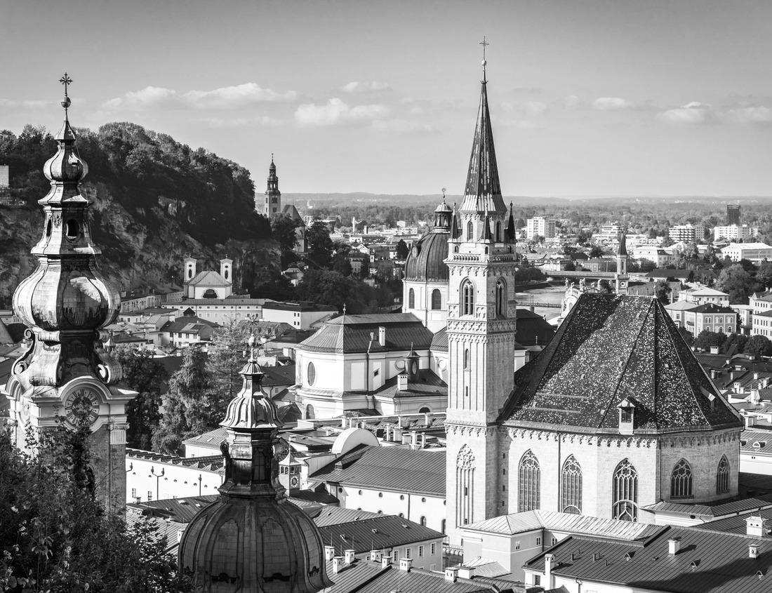 Noah Jigsaw Puzzle Munich Germany (Munich), Panorama City Skyline at Marienplatz City Hall in black white 1000 pieces
