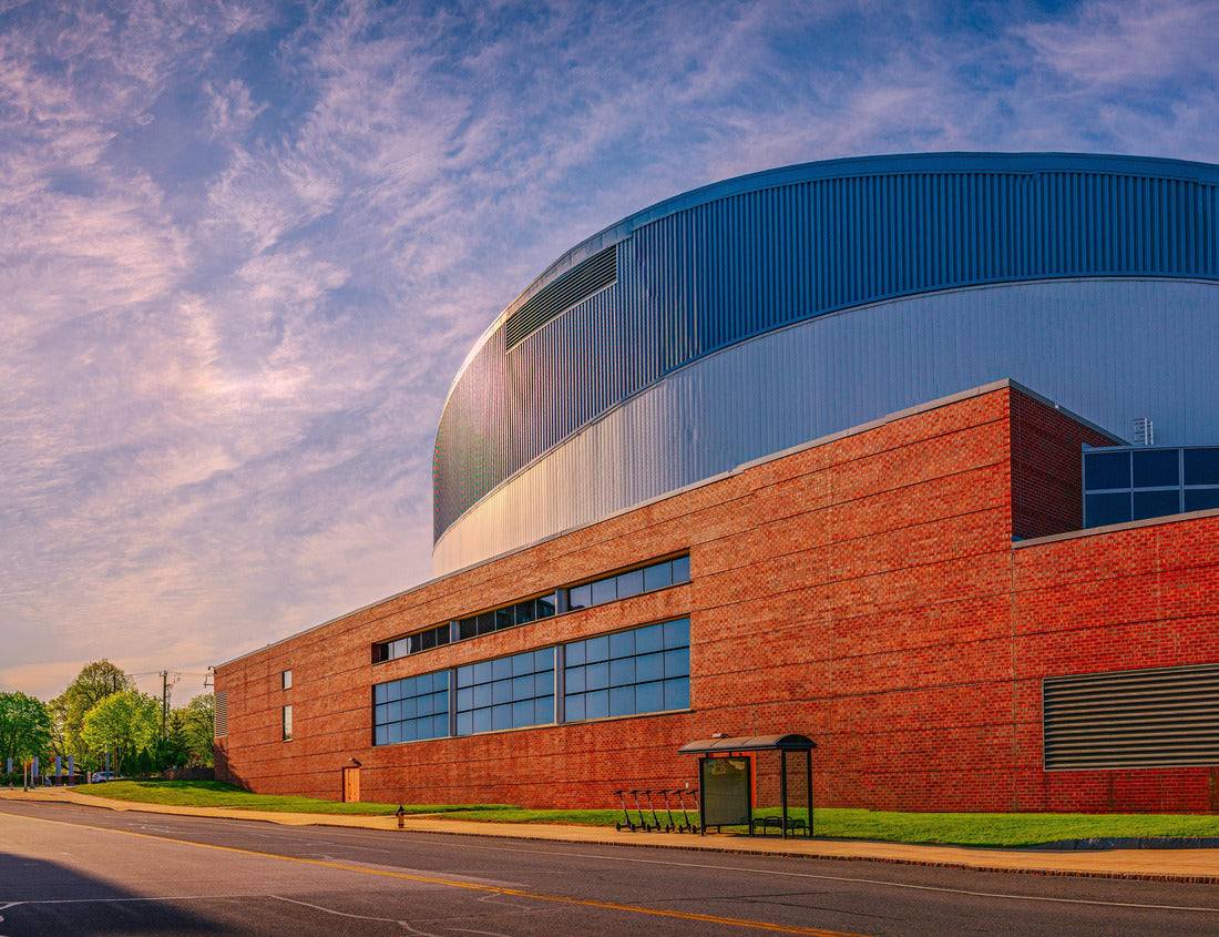 Noah Jigsaw Puzzle Manchester city skyline with circular geometry of civic auditorium building with cloudy sky, modern metropolitan architecture in New Hampshire 1000 pieces