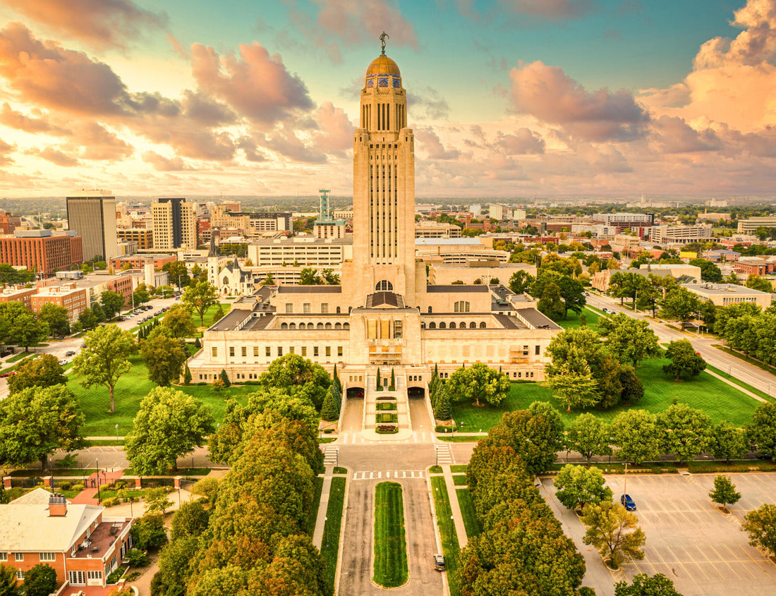 Noah Jigsaw Puzzle Lincoln skyline and Nebraska State Capitol. The Nebraska State Capitol is the seat of government for the U.S. state of Nebraska and is located in downtown Lincoln 1000 pieces