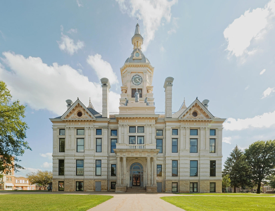 Noah Jigsaw Puzzle The beautiful Marshall County, Iowa courthouse 1000 pieces