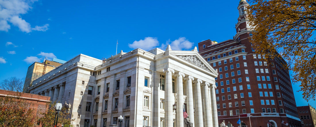 Noah Jigsaw Puzzle Supreme Court in downtown New Haven, CT panorama 2000 pieces