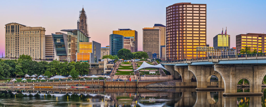 Downtown skyline of Hartford, Connecticut 2000pc Panoramic Puzzle