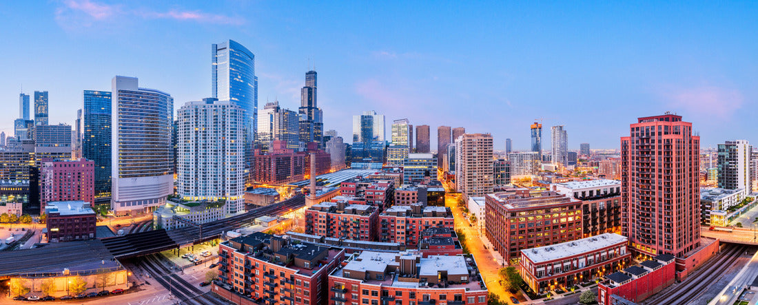 Chicago, Illinois, USA Downtown city at dusk 2000pc Panoramic Puzzle