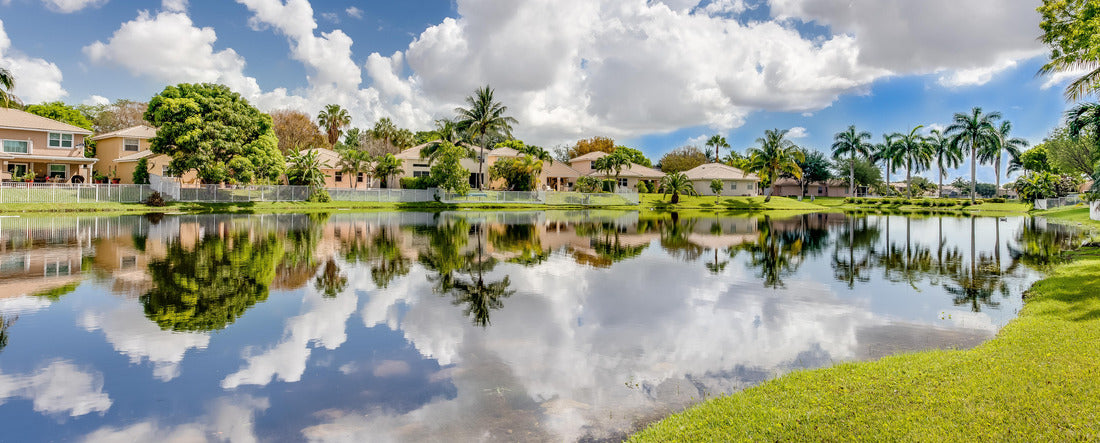 Coconut Creek FL: View of a lake and surrounding homes 2000pc Panoramic Puzzle