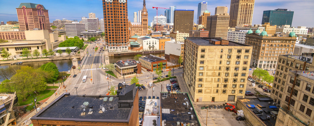 Milwaukee, Wisconsin, USA downtown skyline in the afternoon 2000pc Panoramic Puzzle