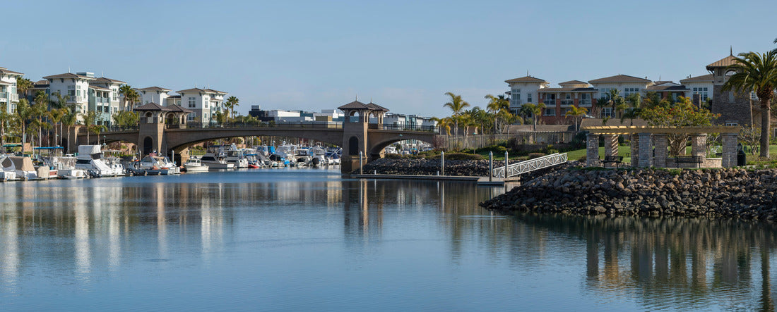 Day time view of the coastal skyline of Oxnard, California, USA 2000pc Panoramic Puzzle