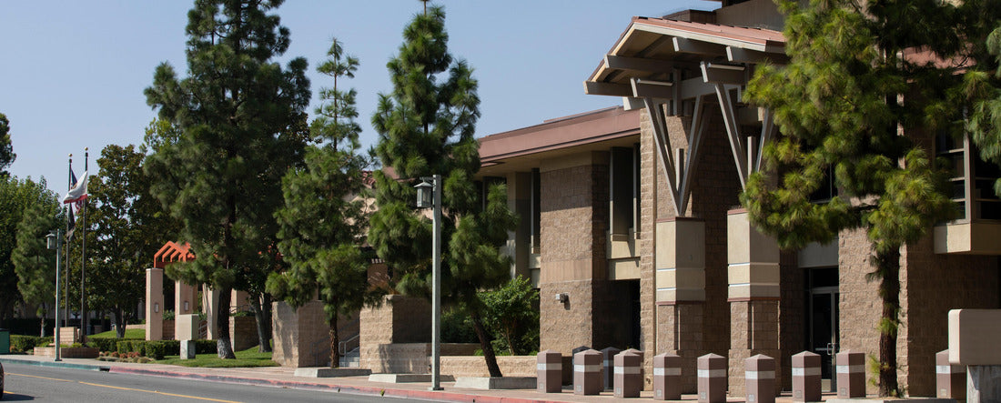 Daytime view of the public Civic Center of Banning, California, USA 2000pc Panoramic Puzzle