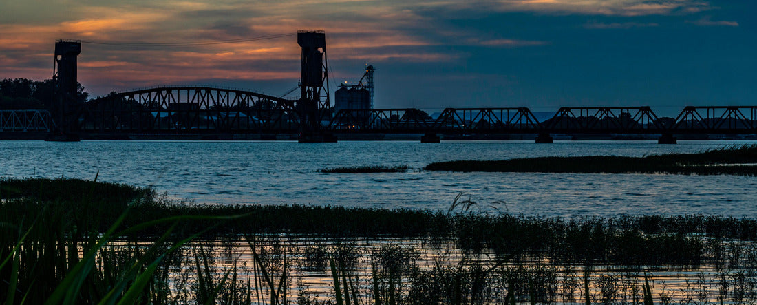 Sunsets on a railroad bridge over the Tennessee River in North Alabama, Decatur 2000pc Panoramic Puzzle