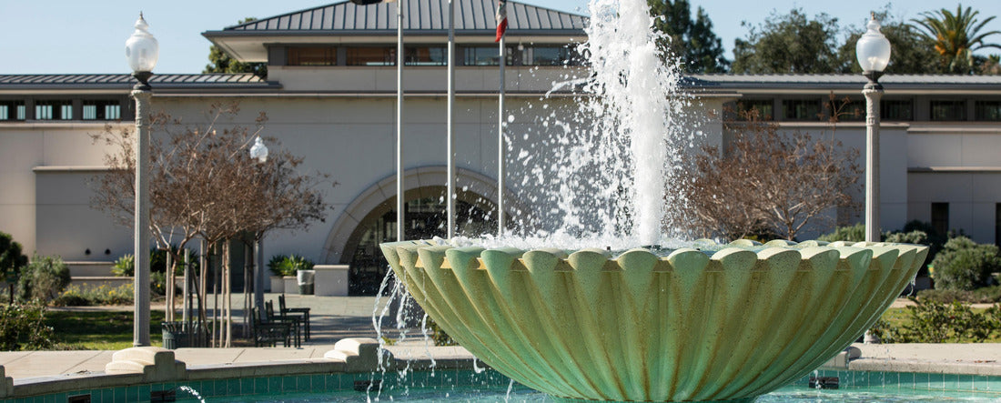 Afternoon view of a public water fountain in downtown Monrovia, California, USA 2000pc Panoramic Puzzle