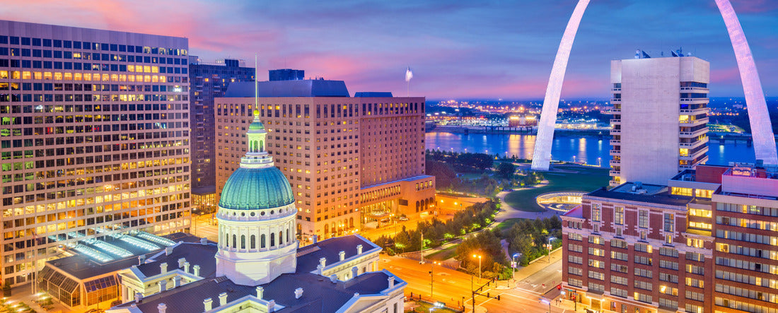 St. Louis, Missouri, USA downtown cityscape with the arch and courthouse at dusk 2000pc Panoramic Puzzle