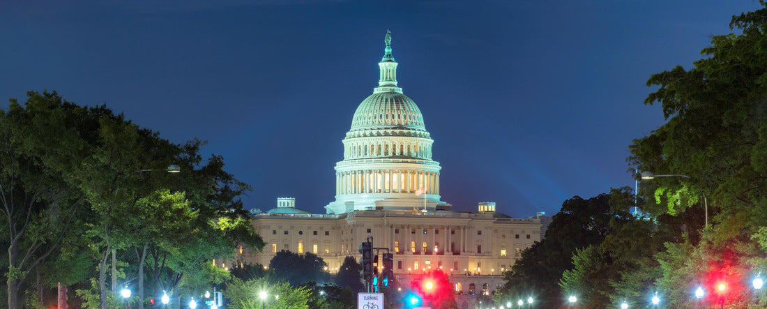 Night view of US Capitol Building from Pennsylvania Avenue in Washington DC, USA 2000pc Panoramic Puzzle