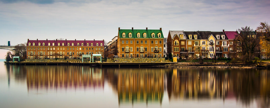 Reflections of waterfront buildings along the Potomac River in Alexandria, Virginia 2000pc Panoramic Puzzle