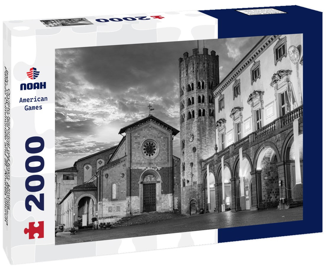 Noah Jigsaw Puzzle Orvieto historical old town, Umbria, Italy, view of the central Piazza Repubblicca, Palazzo Communale and St. Andrea church at night in black white 2000 pieces