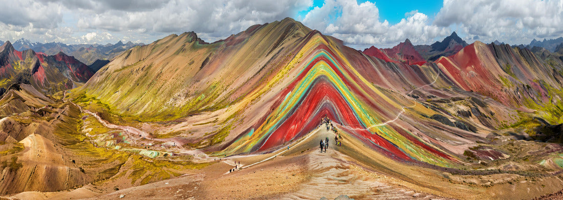 Noah Jigsaw Puzzle Hiking scene in Vinicunca, Cusco region, Peru. Rainbow Mountain, Panorama Panorama 1000 Pieces
