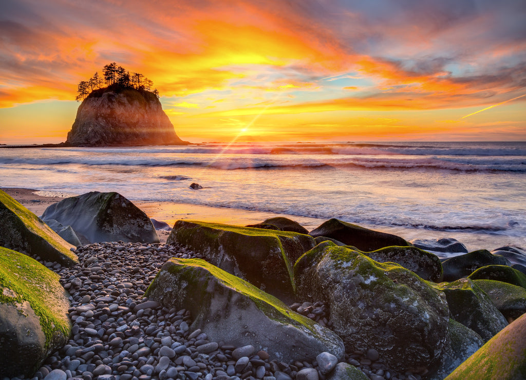 Sunset over the Pacific coast at Rialto beach near La Push in Olympic National Park, Washington, USA