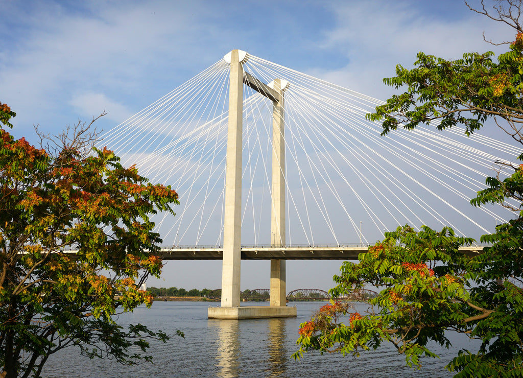 Suspension cable bridge over Columbia river, Washington