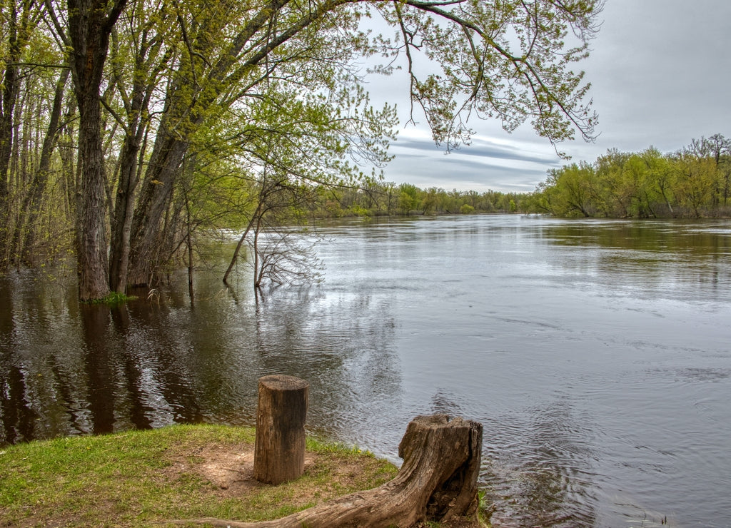 The St. Croix National Scenic Riverway is a protected area along the border of Minnesota and Wisconsin