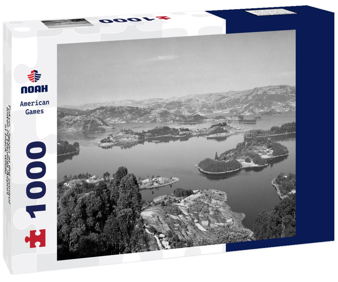 Noah Jigsaw Puzzle Tokyo, Japan at the control tower of Haneda Airport in black white 1000 pieces