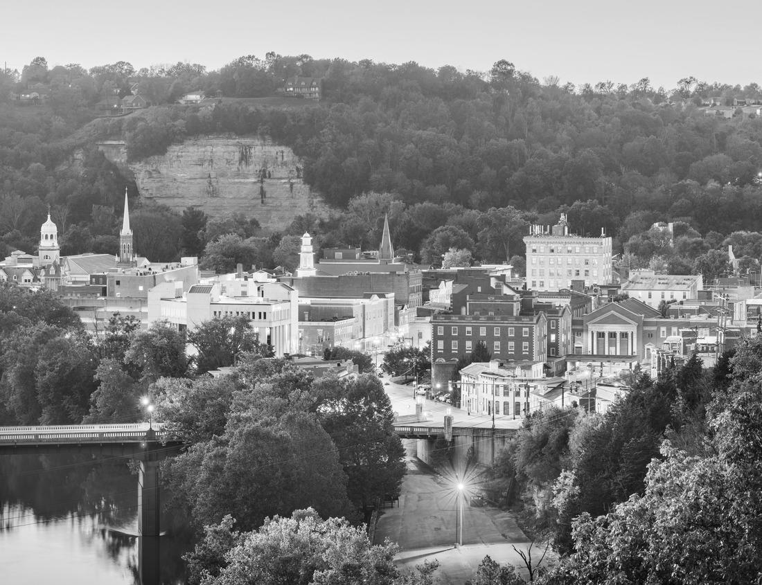 Noah Jigsaw Puzzle crater lake and mountains in Fort Portal, Uganda in black white 1000 pieces