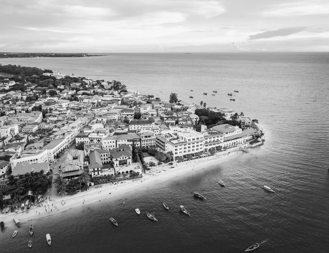 Noah Jigsaw Puzzle Louisville, Kentucky, USA river skyline in black white 1000 pieces