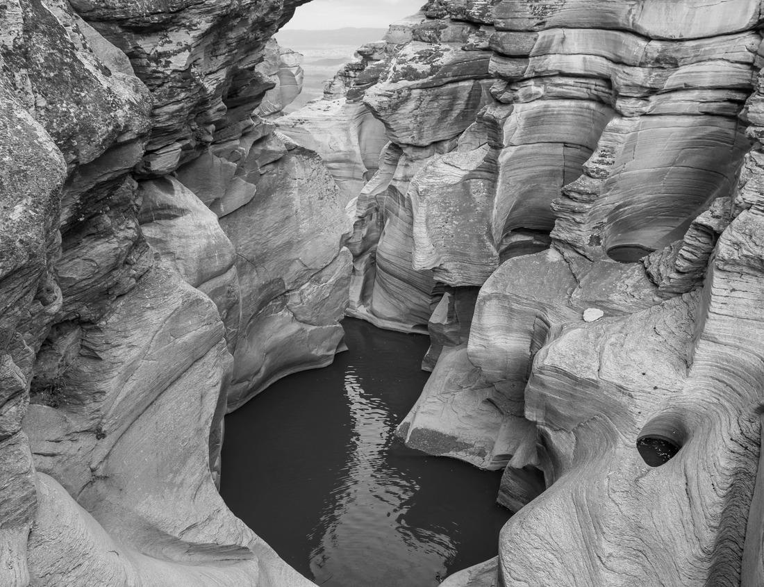 Noah Jigsaw Puzzle Fujinomiya, Shizuoka, Japan with Mt. Fuji and temples in spring season in black white 1000 pieces