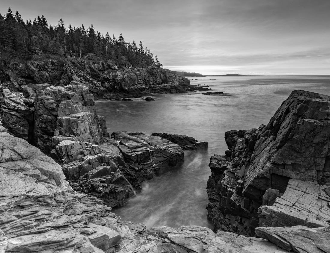 Noah Jigsaw Puzzle Grand Prismatic Spring closeup at Yellowstone National Park in black white 1000 pieces