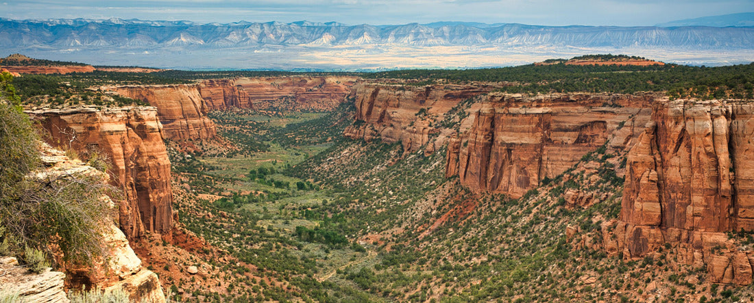 Colorado National Monument preserves one of the grand landscapes of the American West 2000pc Panoramic Puzzle