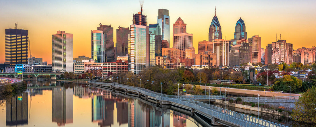 Philadelphia, Pennsylvania, USA Skyline in the city center at dusk on the Schuylkill River 2000pc Panoramic Puzzle