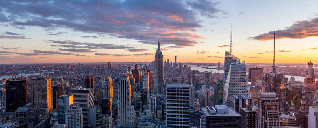 Amazing the New York skyline and skyscraper at sunset. Beautiful view in Midtown Manhatton 2000pc Panoramic Puzzle