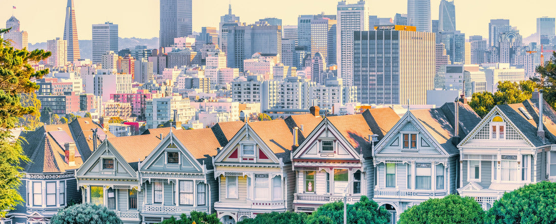 Painted Ladies Victorian houses in Alamo Square and a view of the San Francisco skyline and skyscrapers. Photo processed, in pastel colors 2000pc Panoramic Puzzle