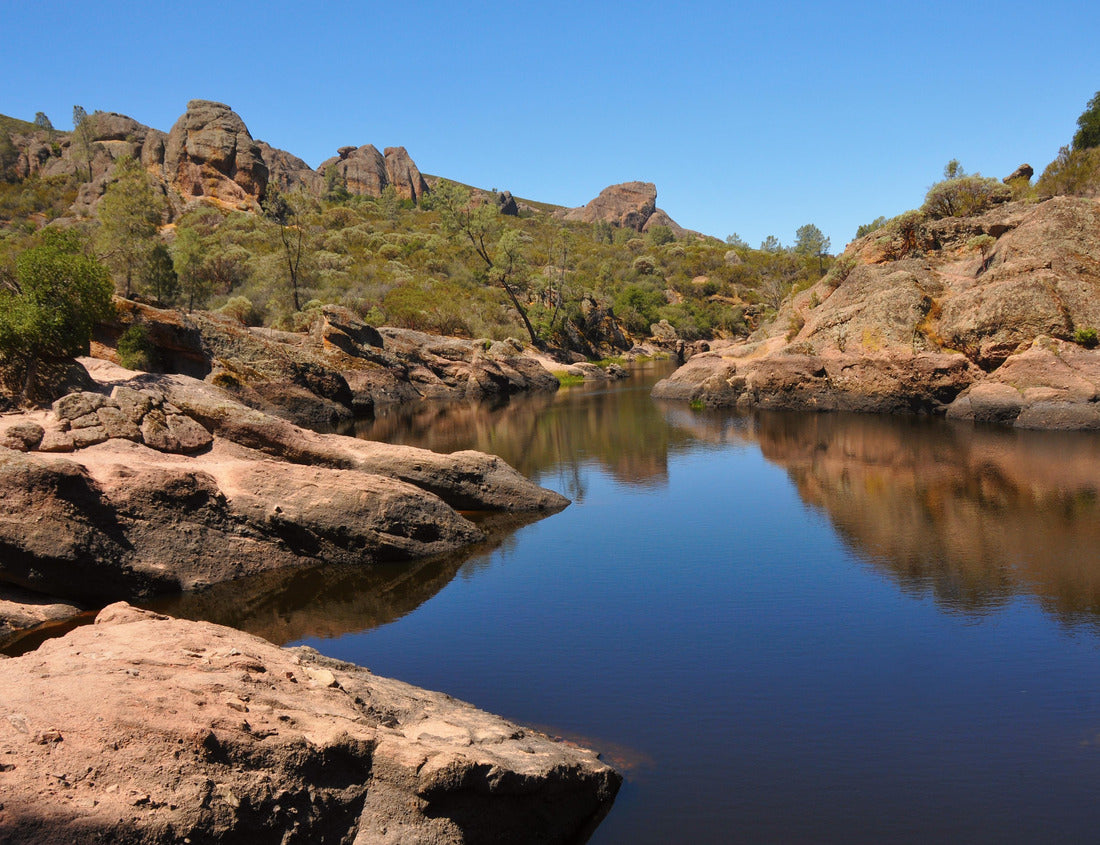 Noah Jigsaw Puzzle Bear Gulch Lake in Pinnacles National Park, California 1000 pieces