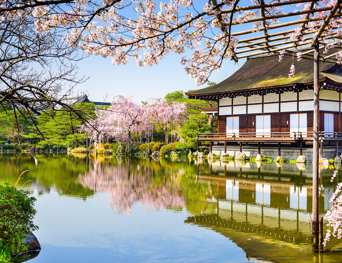 Noah Jigsaw Puzzle Kyoto, Japan at Heian Shrine's pond in the spring season 1000 pieces
