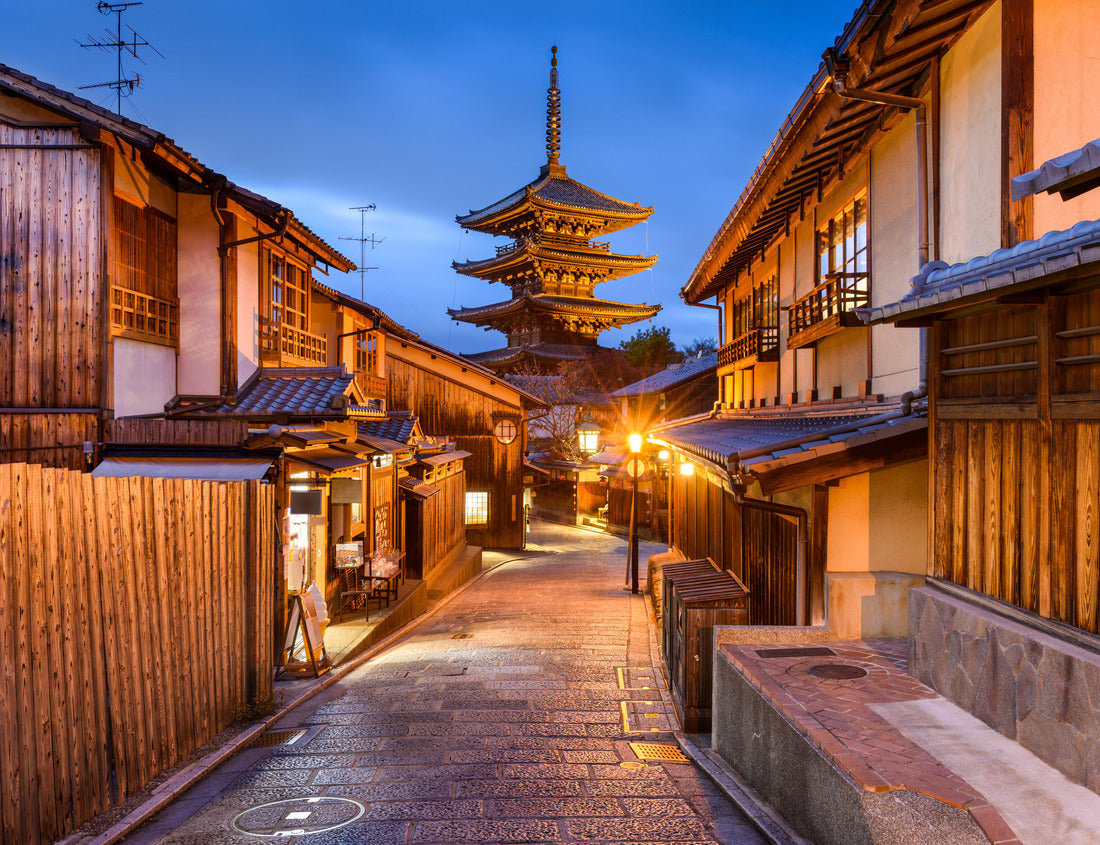 Noah Jigsaw Puzzle Kyoto, Japan old city at Yasaka Slope and pagoda 1000 pieces