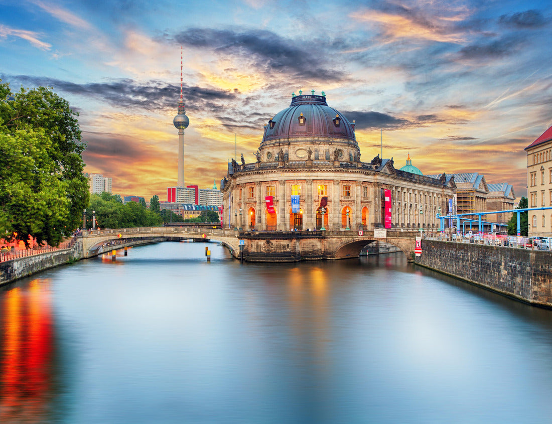 Noah Jigsaw Puzzle Museumsinsel am Spree and Alexanderplatz-Fernsehturm in the center of Berlin, Germany 1000 pieces