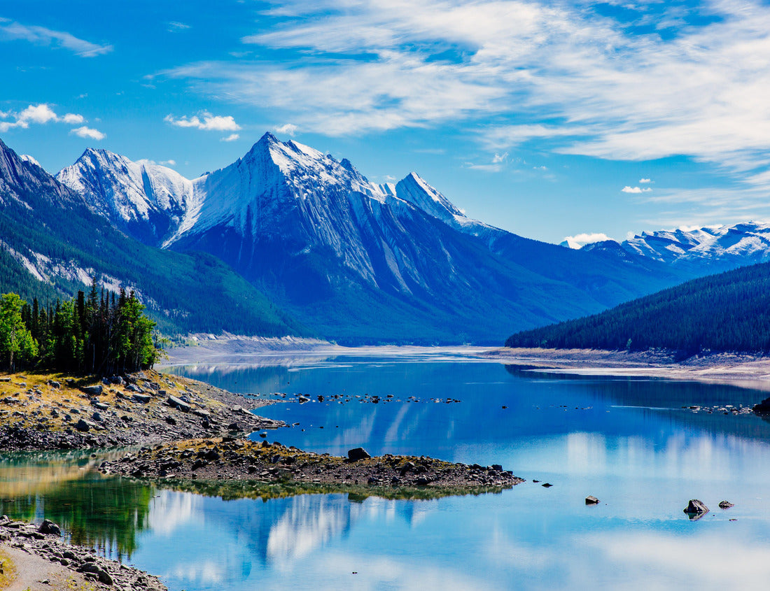 Noah Jigsaw Puzzle Medicine Lake is located in Jasper National Park, Alberta, Canada. It is located 20 km southeast of the village of Jasper, Alberta 1000 pieces
