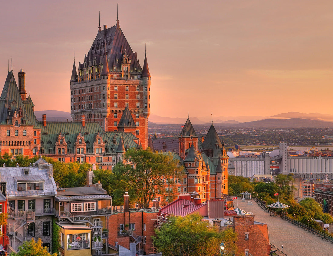 Noah Jigsaw Puzzle Frontenac Castle in the Old Quebec City in beautiful sunrise 1000 pieces