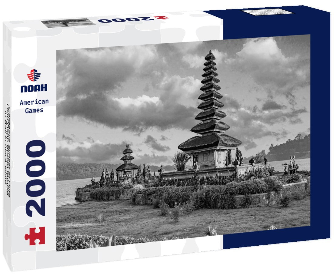 Noah Jigsaw Puzzle Gorgeous sunset at Pura Ulun Danu Bratan temple in Bali in black white 2000 pieces
