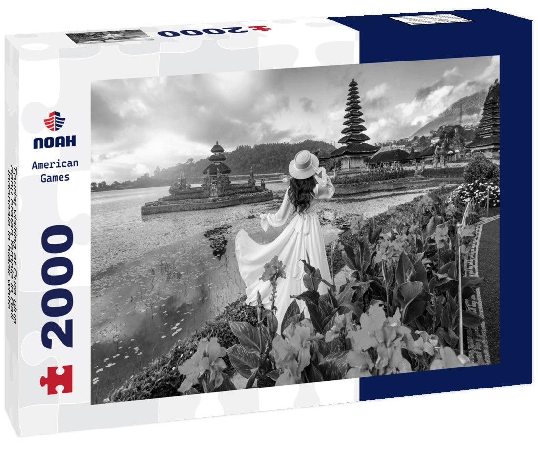 Noah Jigsaw Puzzle Tourist visiting at Pura ulun danu bratan temple in Bali, Indonesia in black white 2000 pieces