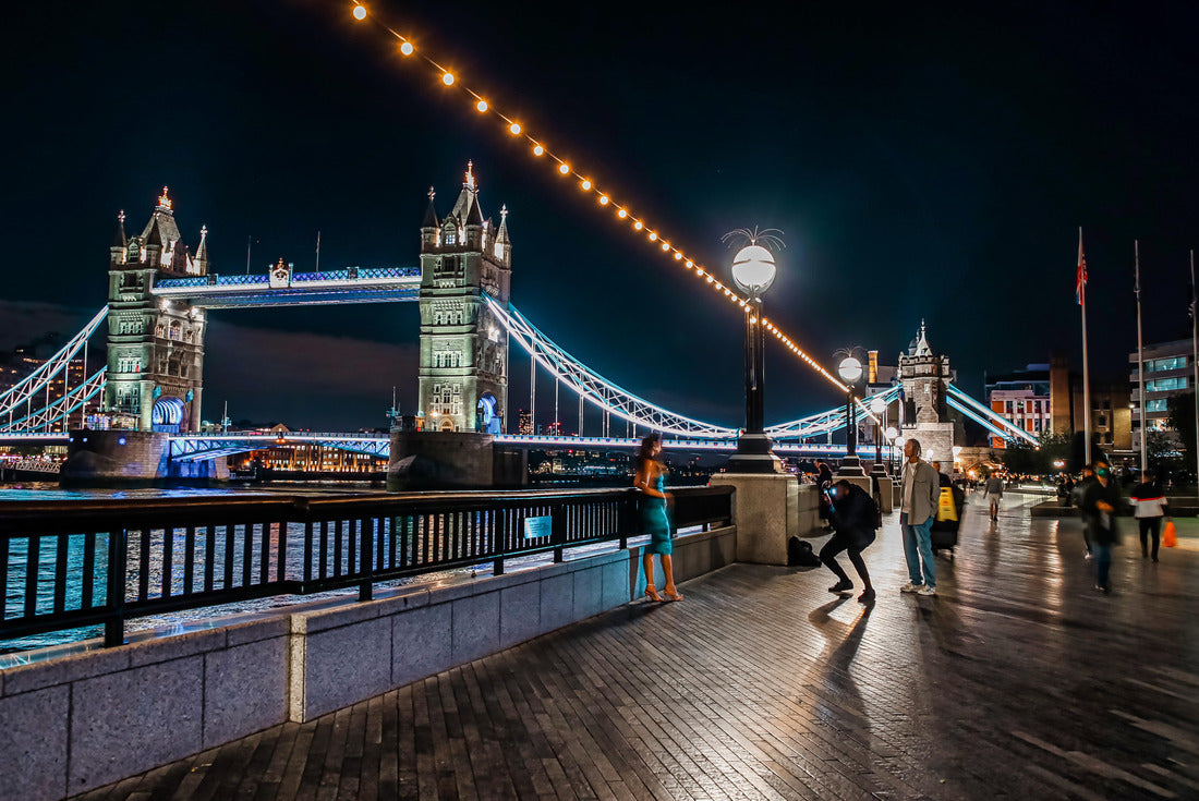 Noah Jigsaw Puzzle London Tower Bridge at Night in United Kingdom. One of London's most famous bridges and must-see landmarks in England 2000 pieces