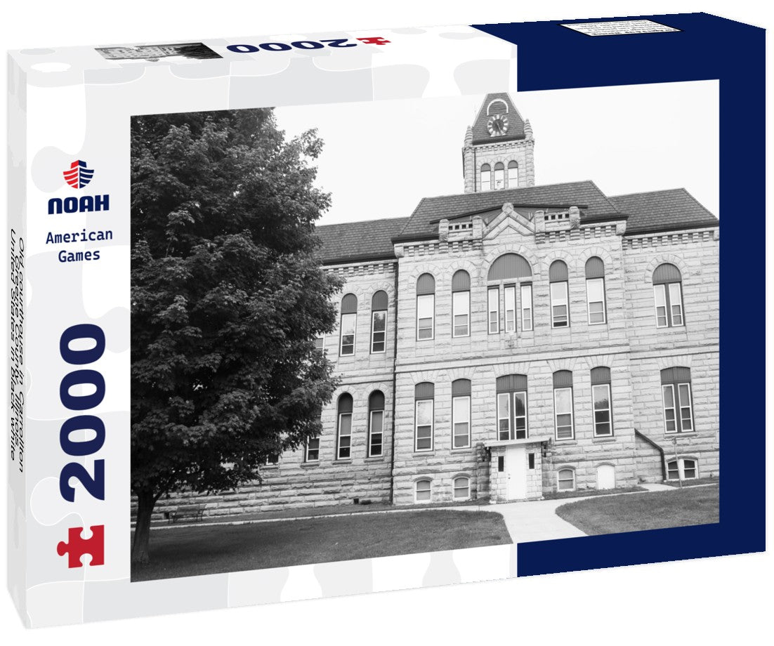 Noah Jigsaw Puzzle Old courthouse in Carrollton, Greene County, Illinois, United States in black white 2000 pieces
