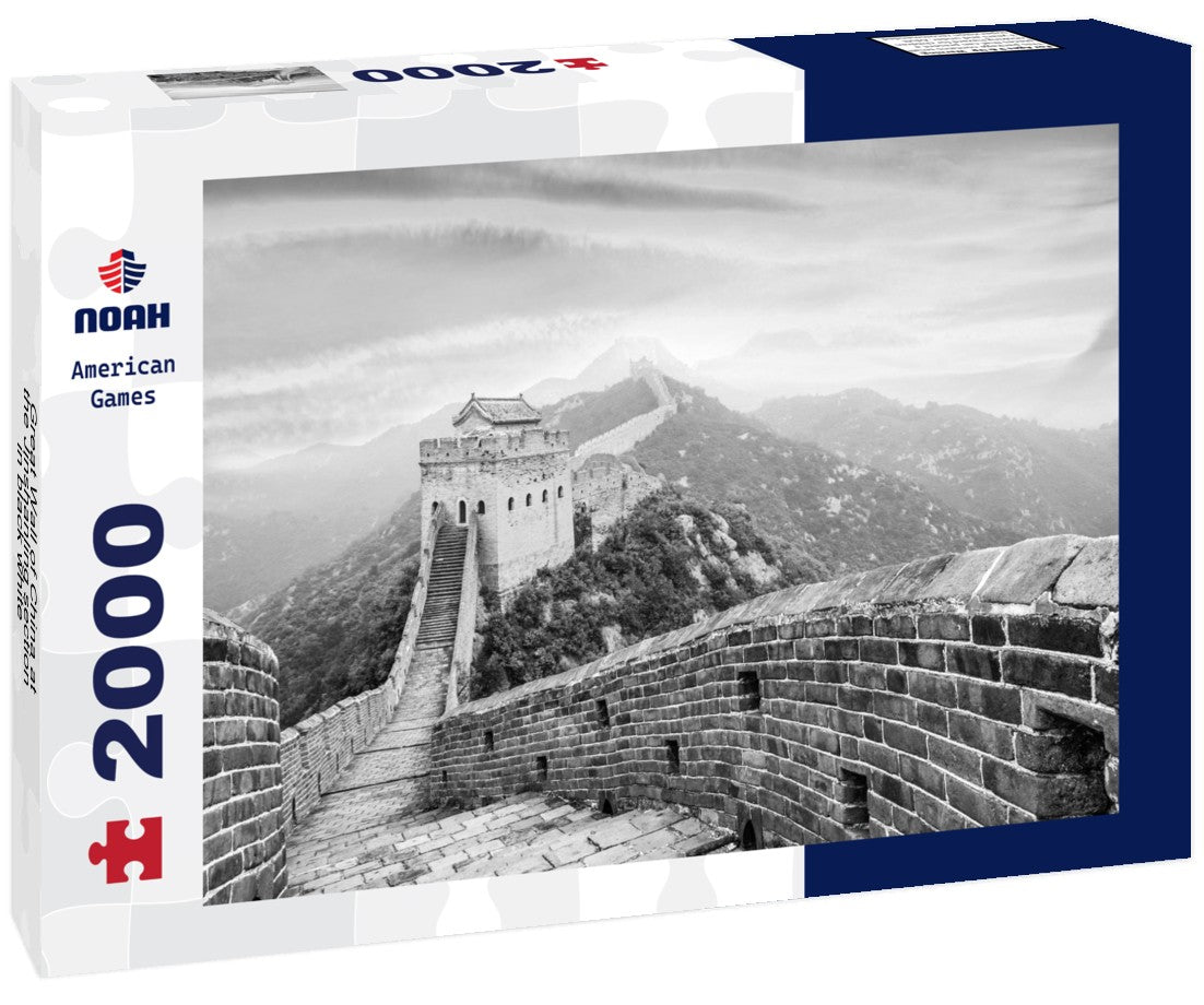 Noah Jigsaw Puzzle Great Wall of China at the Jinshanling section in black white 2000 pieces